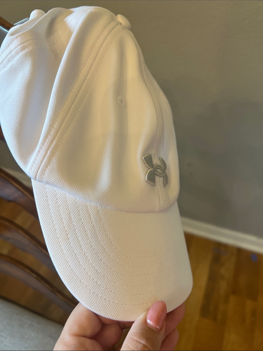 Under Armour Women’s White Hat with Silver Logo
